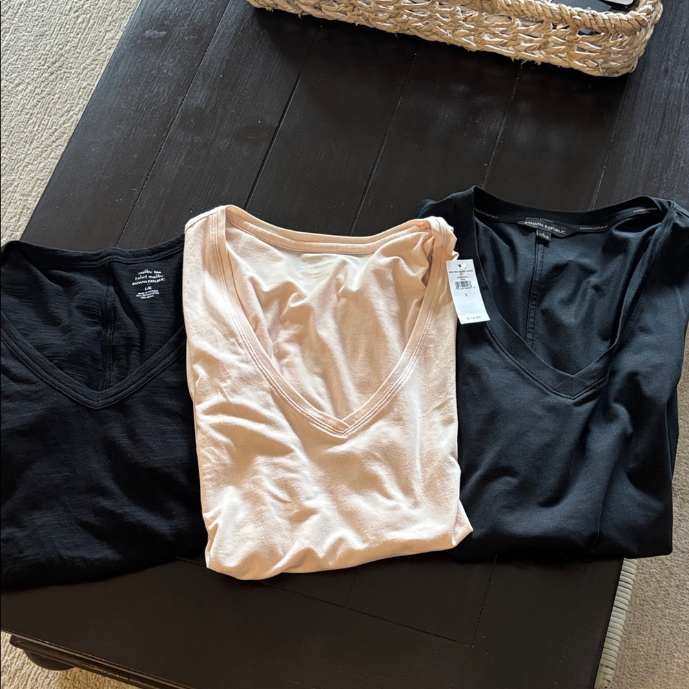 Banana Republic V-Neck Short Sleeve Tee Trio in Black and Blush